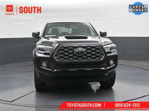 Used 2023 Toyota Tacoma TRD Sport image 5