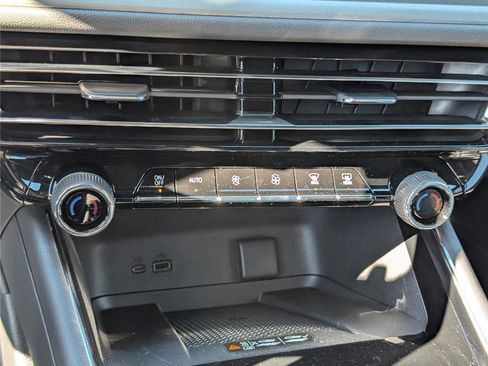 New 2026 Chevrolet Traverse LT image 23