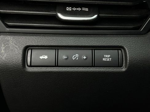 Used 2025 Nissan Altima 2.5 SV image 22