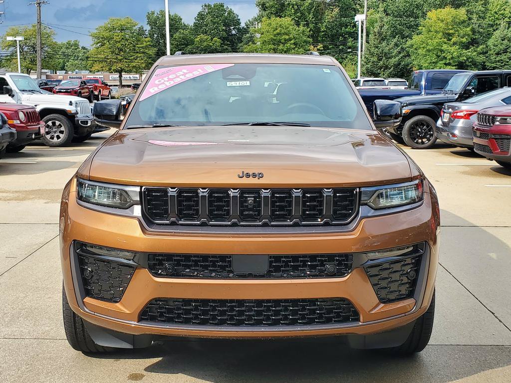 New 2026 Jeep Grand Cherokee Limited AWD/4WD image 2