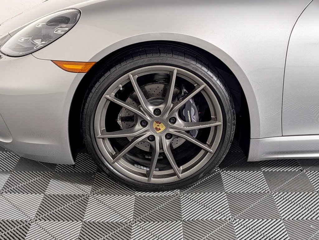 Used 2021 Porsche 718 Boxster RWD image 11