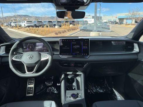 New 2026 Volkswagen Tiguan SE R-Line AWD/4WD image 12