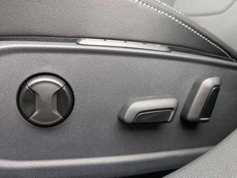 New 2026 Volkswagen Jetta SEL FWD image 19