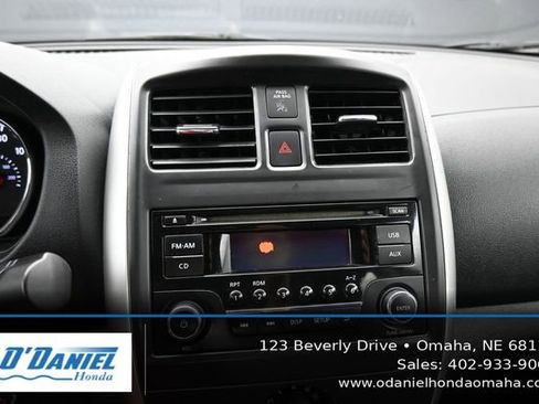 Used 2015 Nissan Versa SV FWD image 30
