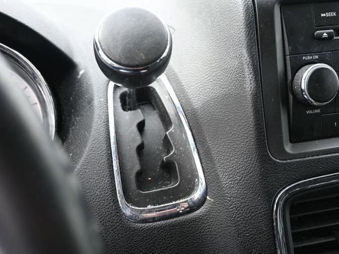 Used 2013 Dodge Grand Caravan SE FWD image 17