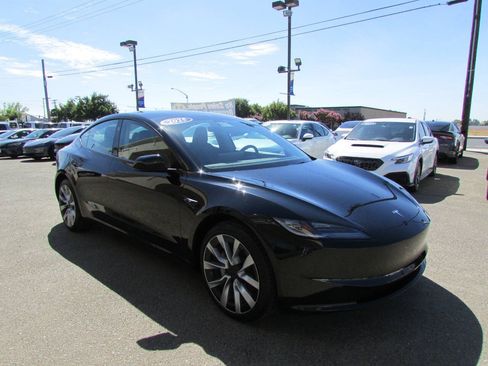 Used 2025 Tesla Model 3 RWD image 2