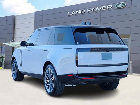 New 2025 Land Rover Range Rover Long Wheelbase SE image 4