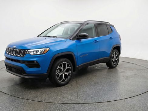 Used 2025 Jeep Compass Limited AWD/4WD image 3