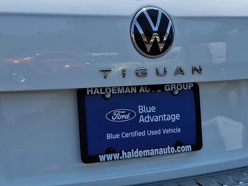 Used 2024 Volkswagen Tiguan SE AWD/4WD image 30