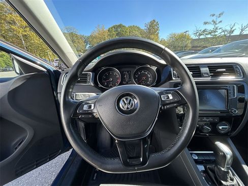 Used 2016 Volkswagen Jetta SEL w/ Lighting Package image 18