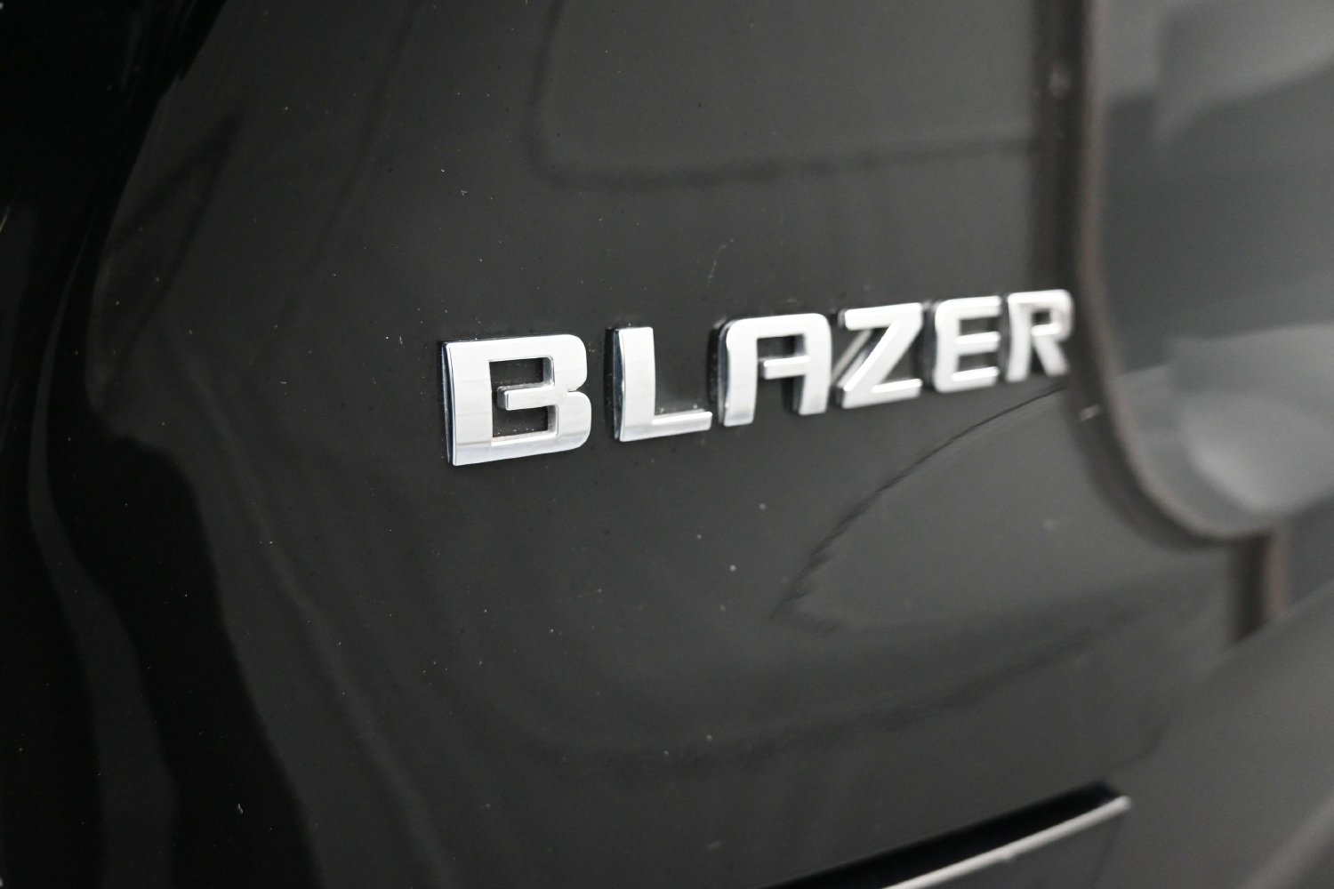 Used 2025 Chevrolet Blazer LT FWD image 24