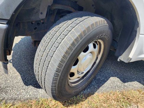 Used 2017 Ford F150 XL w/ Equipment Group 101A Mid image 9