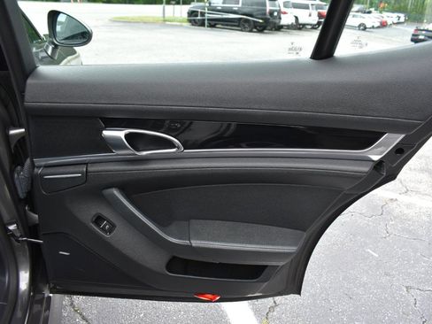Used 2013 Porsche Panamera 4S image 38