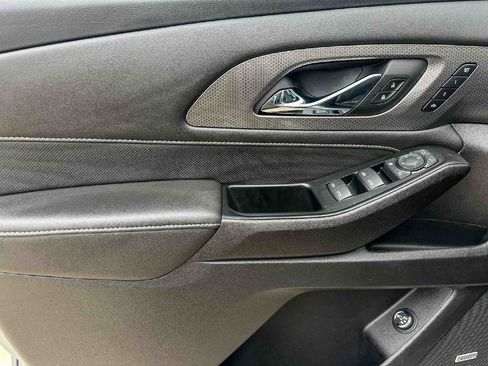 Certified 2023 Chevrolet Traverse Premier image 16
