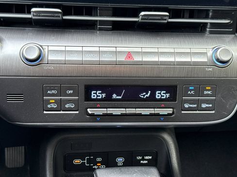 Used 2024 Hyundai Kona SEL AWD/4WD image 30