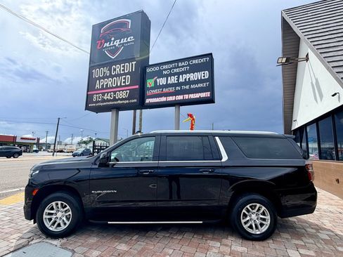 Used 2023 Chevrolet Suburban LT RWD image 5