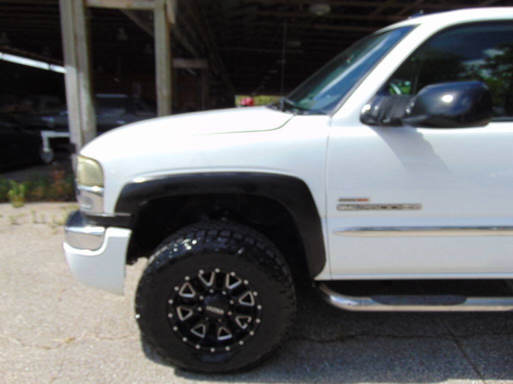 Used 2004 GMC Sierra 2500 SLT w/ Heavy-Duty Power Package AWD/4WD image 6