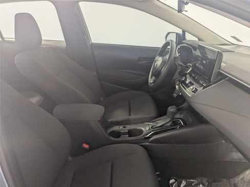 Used 2024 Toyota Corolla LE FWD image 32