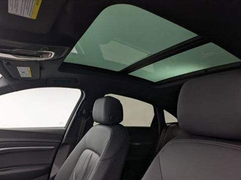 Used 2023 Audi e-tron Premium image 32