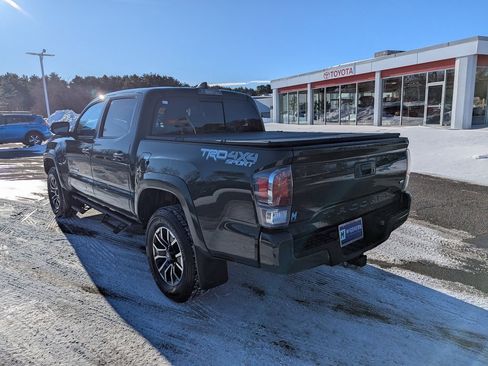 Used 2021 Toyota Tacoma TRD Sport image 3