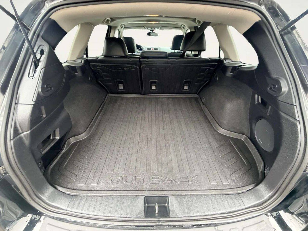 Used 2016 Subaru Outback 2.5i Limited AWD/4WD image 5