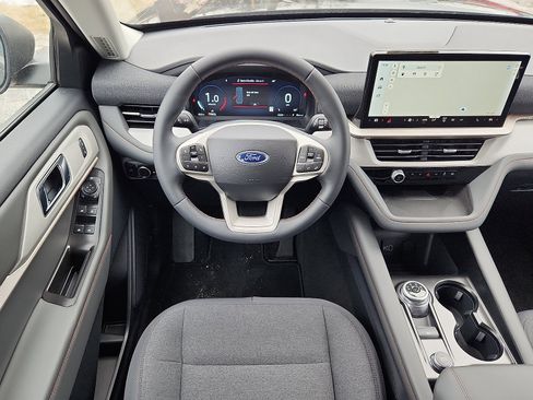 New 2026 Ford Explorer Active image 7