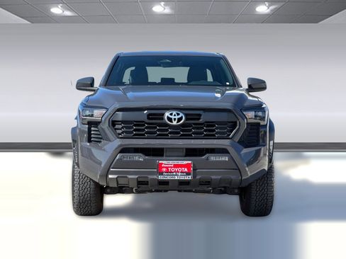 Used 2025 Toyota Tacoma TRD Off-Road AWD/4WD image 5