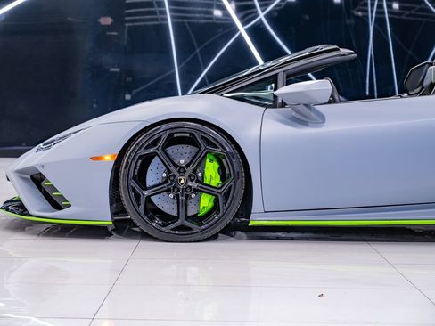 Used 2023 Lamborghini Huracan EVO RWD image 8