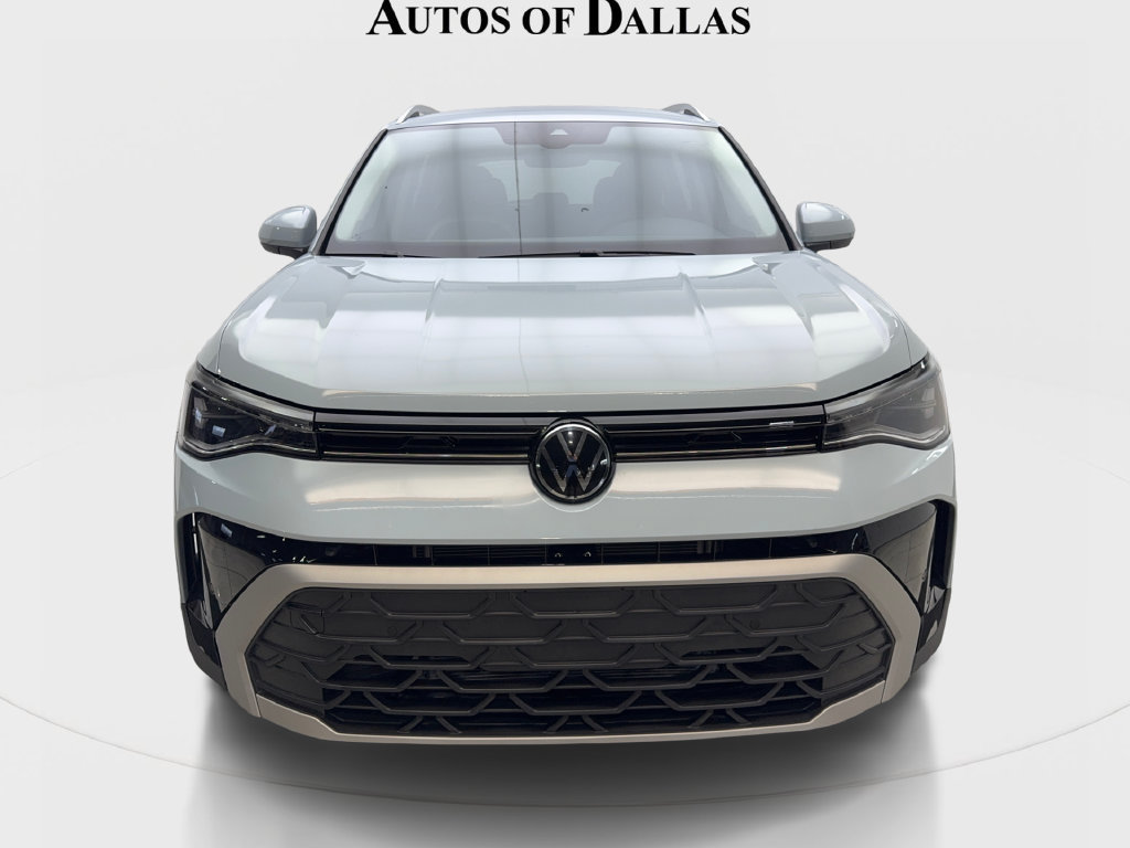 Used 2025 Volkswagen Taos SE FWD image 4