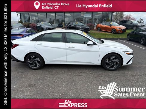 Certified 2025 Hyundai Elantra SEL w/ Cargo Package FWD image 2