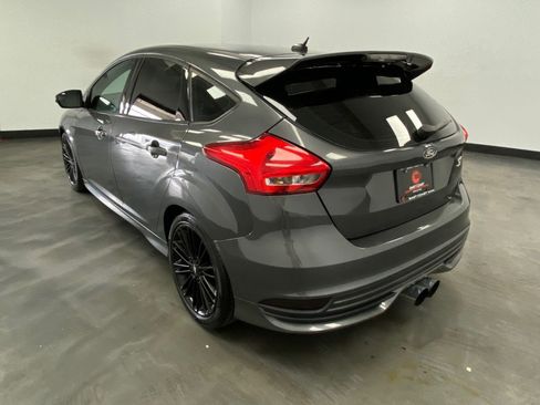 Used 2017 Ford Focus ST w/ Equipment Group 401A image 4