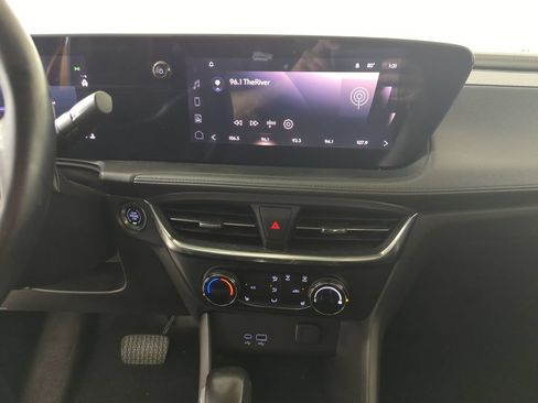 Used 2024 Buick Encore GX Preferred w/ Comfort Package FWD image 13
