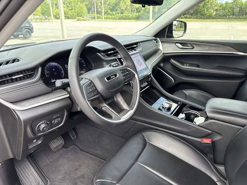 Used 2023 Jeep Grand Cherokee L Limited w/ Luxury Tech Group II RWD image 23
