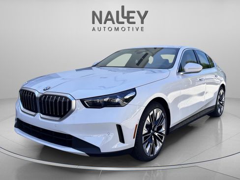 Used 2026 BMW 530i w/ Premium Package image 1