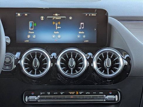 Certified 2026 Mercedes-Benz GLA 250 4MATIC image 11