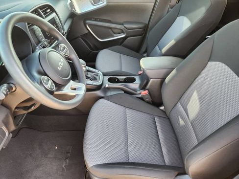 Certified 2025 Kia Soul LX w/ LX Technology Package FWD image 13