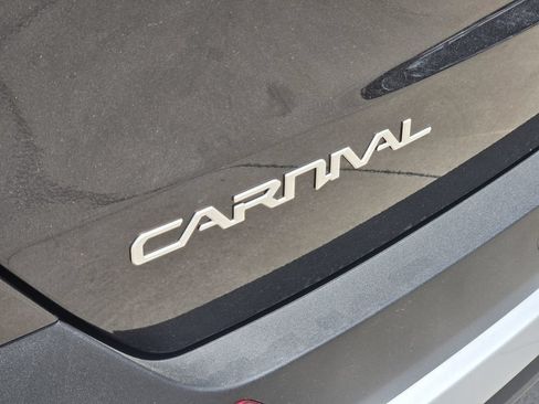 New 2026 Kia Carnival EX FWD image 10