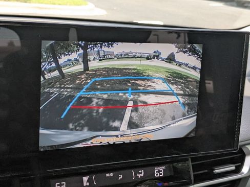 Used 2025 Toyota Sienna XLE w/ XLE Plus Package FWD image 20