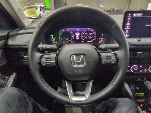 Used 2023 Honda Accord Touring image 5
