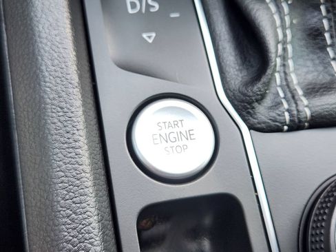 Used 2022 Volkswagen Atlas Cross Sport SEL R-Line AWD/4WD image 24