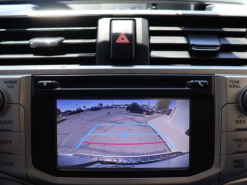 Used 2018 Toyota 4Runner SR5 AWD/4WD image 48