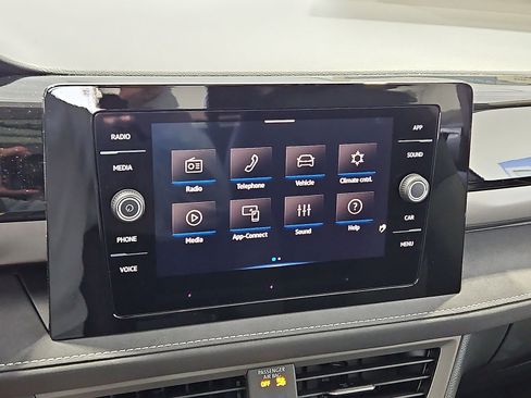 New 2026 Volkswagen Taos SE FWD image 20
