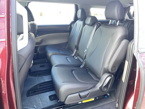 New 2026 Kia Carnival LXS image 10