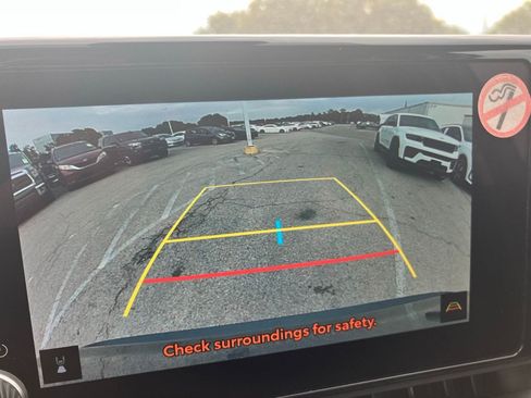 Used 2025 Toyota RAV4 XLE FWD image 10