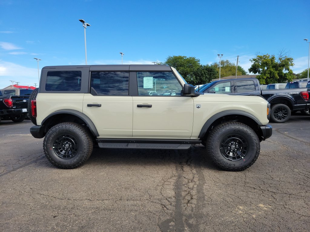 New 2026 Ford Bronco Big Bend w/ Black Diamond Package AWD/4WD image 3