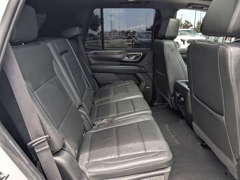 Used 2022 Chevrolet Tahoe Z71 w/ Luxury Package AWD/4WD image 31