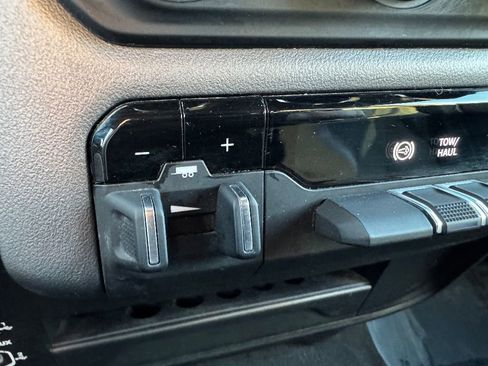 Used 2024 RAM 2500 Big Horn image 25