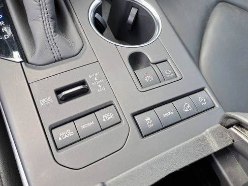 Certified 2020 Toyota Highlander XLE image 30