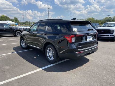 New 2025 Ford Explorer Active RWD image 12