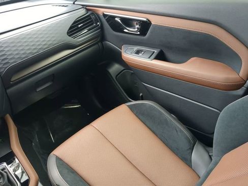 Used 2025 Subaru Forester Touring w/ Popular Package - Touring image 16